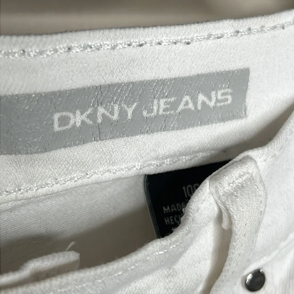 DKNY JEANS BLEECKER BOYFRIEND WHITE SHORTS SIZE 10P